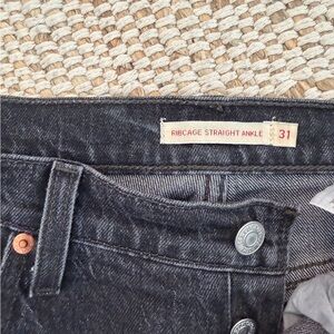 Levi's Ribcage Ankle Jeans